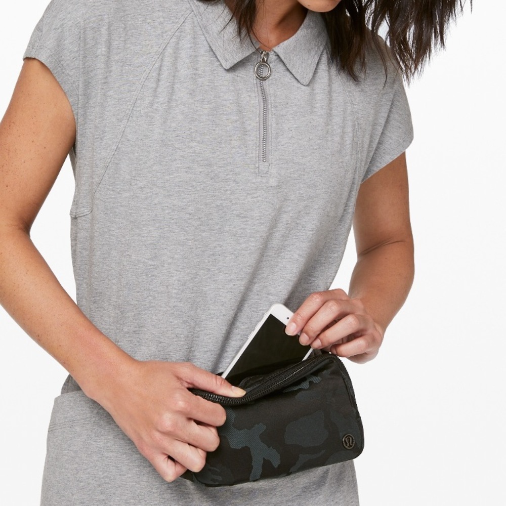 Camo Lululemon everywhere best bag NWT - Picture 3 of 7